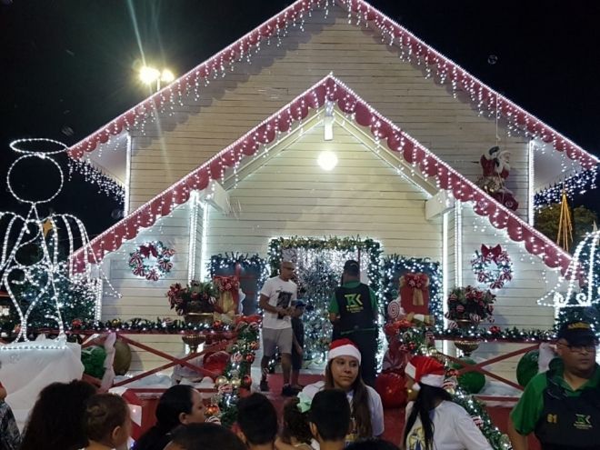 Show de luzes encantam a Cidade do Natal em seu primeiro dia