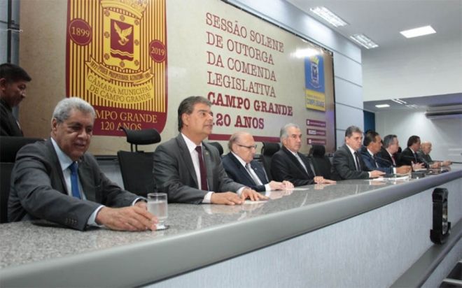 ColunaMarcoEus&eacute;bio