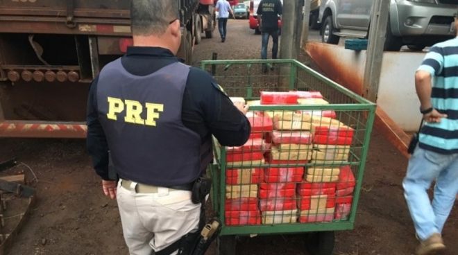 PRF e PF apreendem 386,70 kg de cocaína