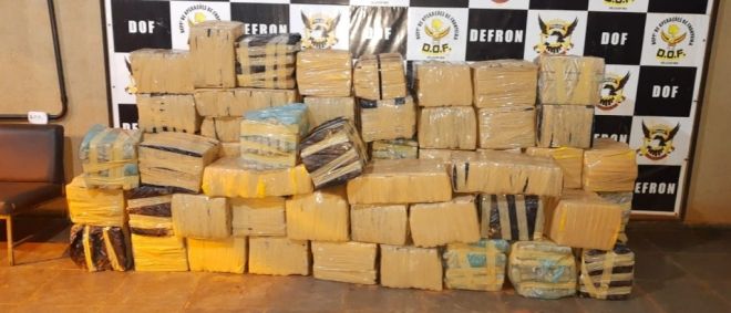 Camionete é apreendida com mais de uma tonelada de maconha 