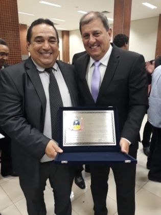 Sérgio de Paula recebe título de cidadão corumbaense