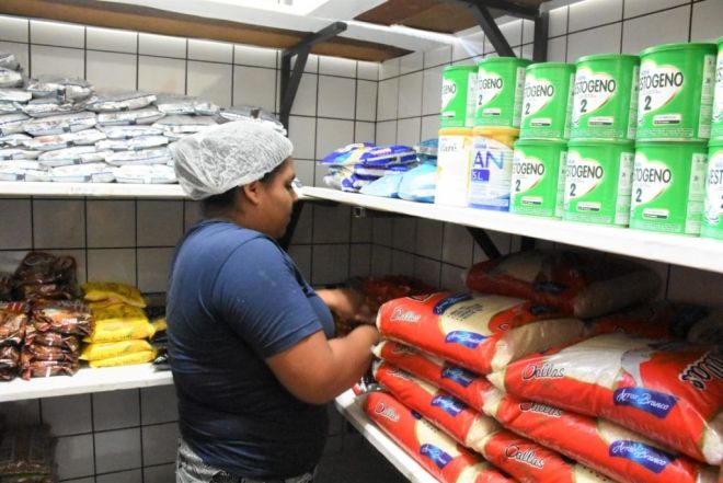 Escolas de Campo Grande começam a receber merenda