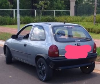Após deixar chave na ignição, homem tem carro furtado