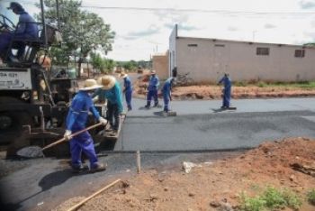 Região do Nova Lima recebe asfalto depois de 40 anos
