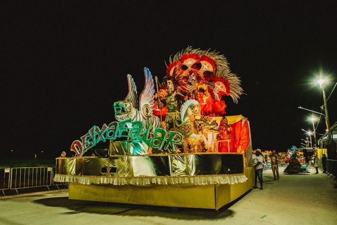 Sem dinheiro Deixa leva troféu de Carnaval de Campo Grande