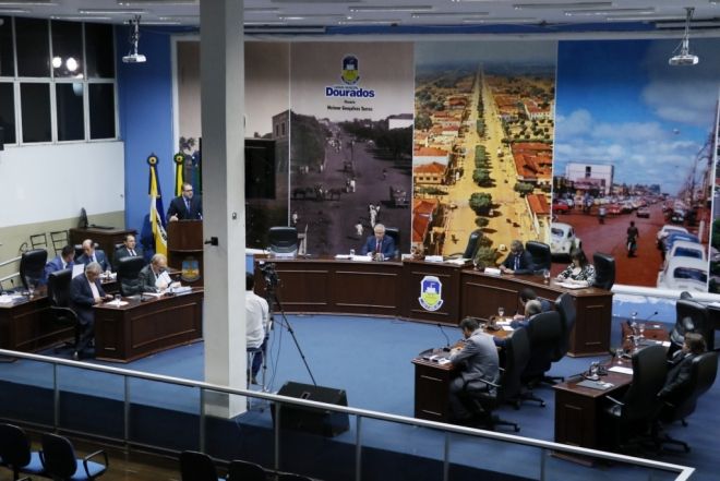 Câmara de Dourados veta lei que proibia multa por perda de ticket de estacionamento