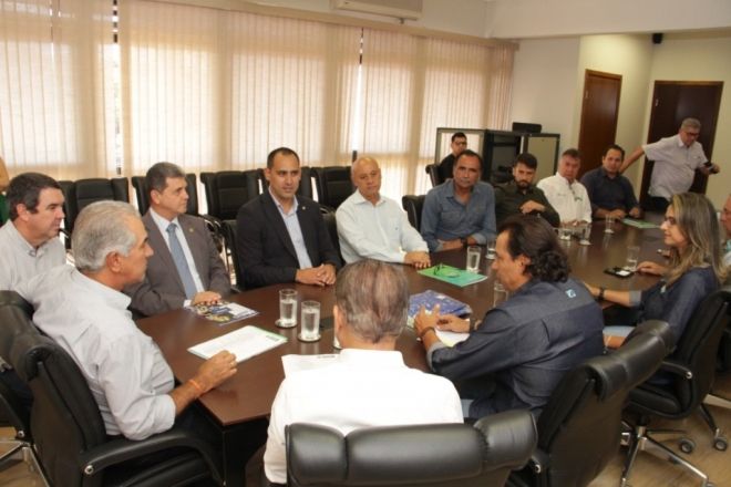Reuni&atilde;o tra&ccedil;a candidatura da Capital aos Jogos Escolares da Juventude