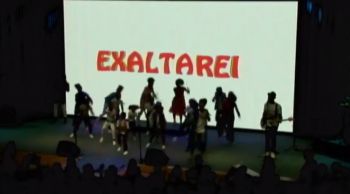 Coral da Igreja Watoto em apresentação na PIB em Campo Grande