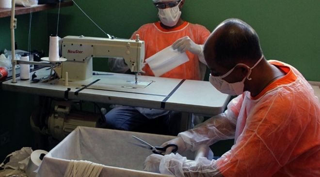 Presídios ajudam a produzir equipamentos de proteção durante pandemia