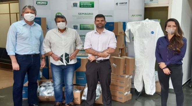 Semagro entrega 800 kits de EPIs doados pela Paper Excellence para a Saúde