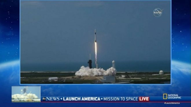Nasa e SpaceX lançam missão tripulada ao espaço