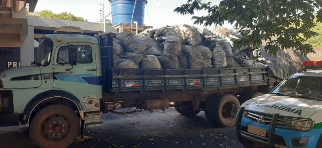 Com carga de carvão, traficante é multado em R$ 14 mil 