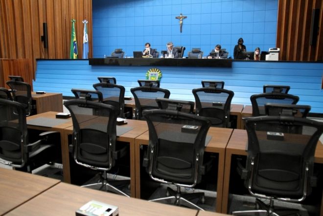 Deputados aprovam proibição de cobrança em nome de terceiros