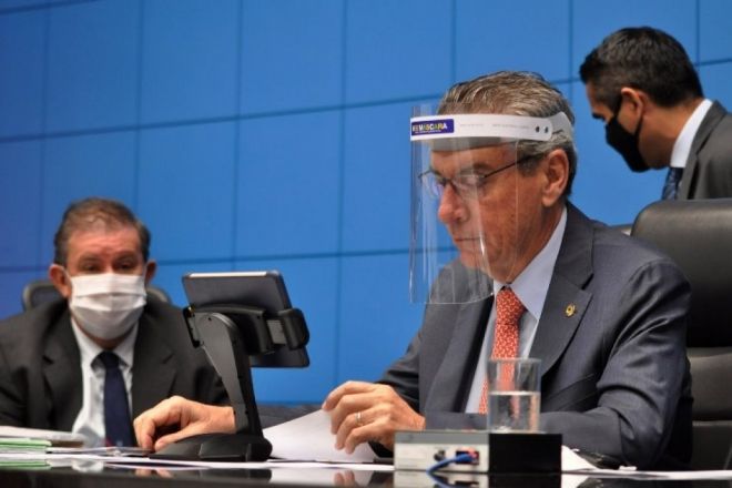 Assembleia prorroga sessão remota até 31 de agosto