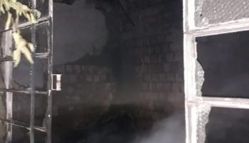 Homem é socorrido após casa pegar fogo 