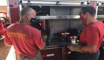 Bombeiros desenvolvem suporte para ferramentas de salvamento