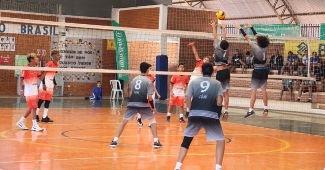 Fundesporte discute estratégias para o desenvolvimento do voleibol escolar 