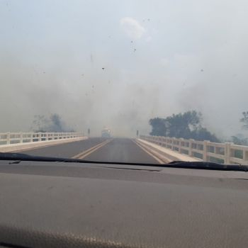 Fumaça vinda do Pantanal interdita rodovia 