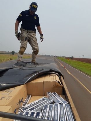 PRF apreende 290 mil maços de cigarros contrabandeados