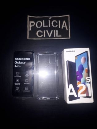 Adolescente é apreendido com celular furtado