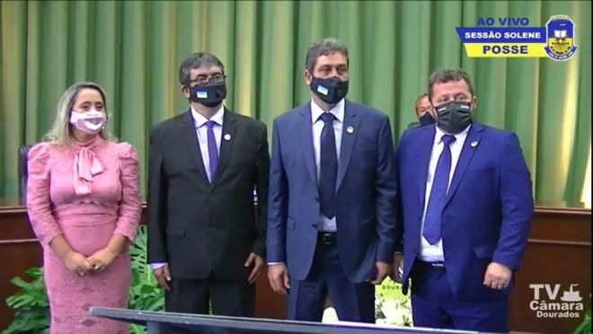Mesa Diretora Dourados