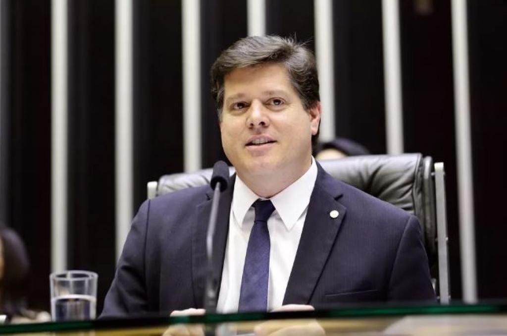 Candidato à presidência da Câmara têm bancada do PT como aliada