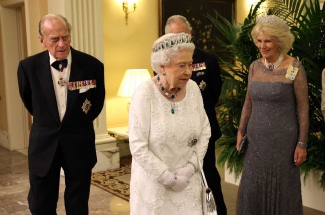 Realeza Imunizada: Rainha Elizabeth e Príncipe Philip recebem vacina contra a Covid-19