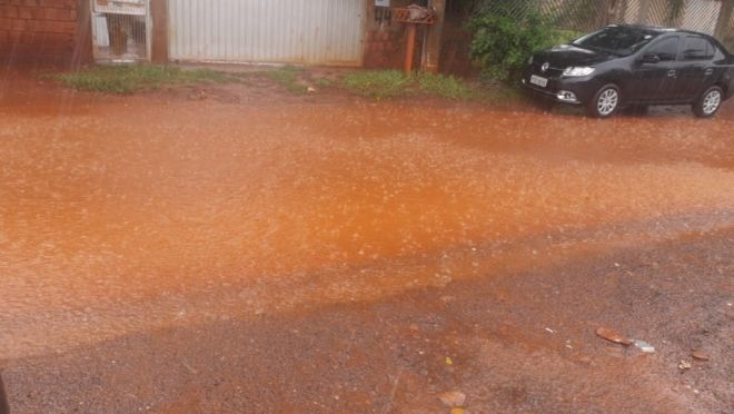 Chuva atinge diversas regiões de Campo Grande 