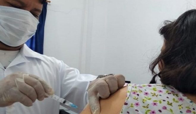 Atendidos pela assistência social do Estado recebem a vacina contra a covid-19