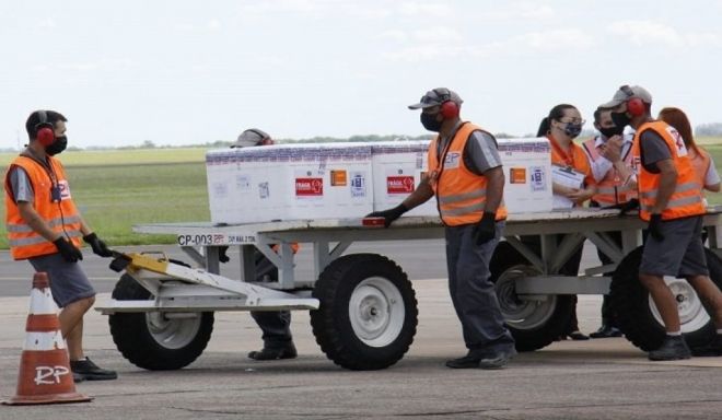 SES inicia distribuição de 32 mil doses da vacina contra Covid-19
