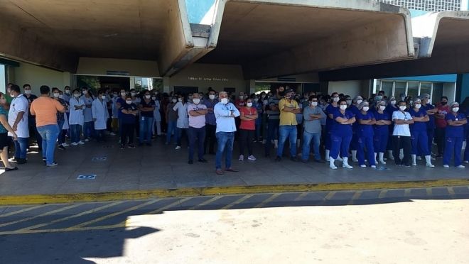 Com salários atrasados, trabalhadores da Santa Casa paralisam atividades
