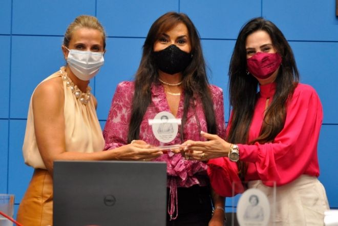 Alems homenageia mulheres que atuam no combate à pandemia