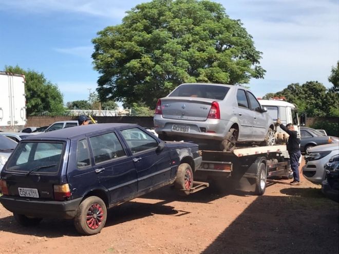 Polícia Civil remove  270 veículos do pátio da Denar