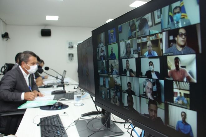 Câmara aprova projeto que antecipa feriados para conter pandemia