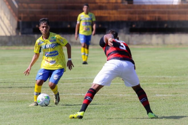 Dourados Águia Negra