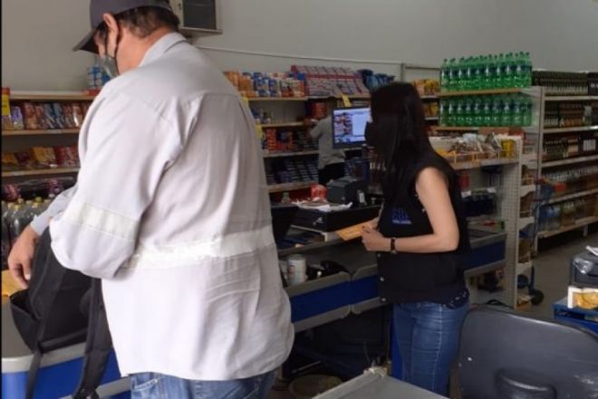 Procon realiza fiscalização em supermercados
