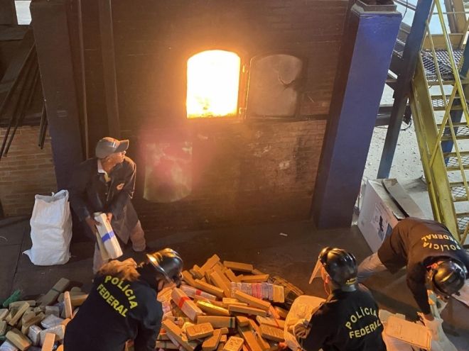 Pol&iacute;cia Federal incinera mais de oito toneladas de entorpecentes 