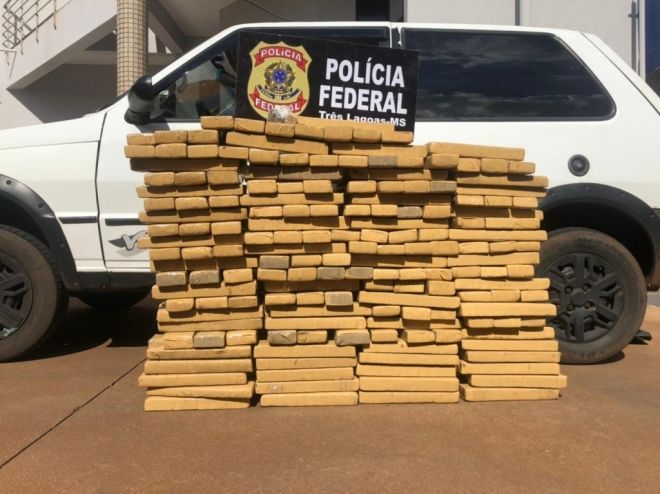 Polícia Federal prende três pessoas por tráfico de drogas 