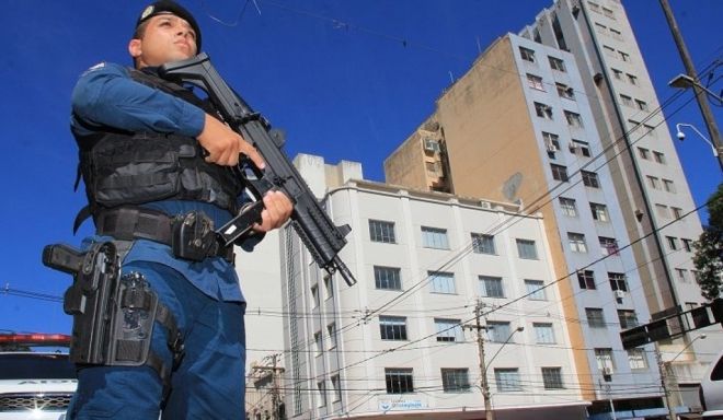 Mais de 240 policiais e bombeiros são promovidos pelo Governo
