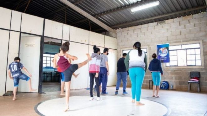 Prefeitura oferece aulas gratuitas de Muay Thai na Cidade dos Meninos
