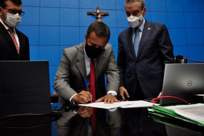 Amarildo Cruz toma posse e destaca legado de companheiro do PT
