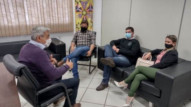 Equipe do Procon discute ações a serem realizadas no município de Angélica 