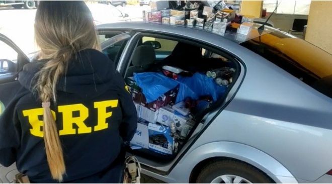 Carro com mercadorias é interceptado pela PRF