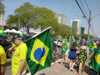 Manifestação pró-Bolsonaro e contra o STF movimenta a Capital no feriado 