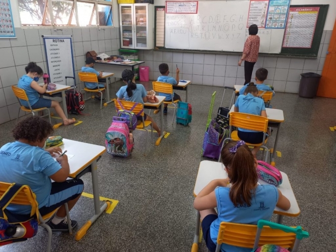 Horário de aula regular retorna dia 18 de outubro nas escola municipais 