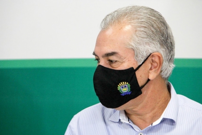 Ex-senador Arthur Virg&iacute;lio descarta desistir das pr&eacute;vias do PSDB