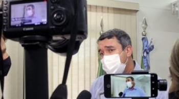 Reinaldo Azambuja amplia isenção e reduz alíquota do IPVA