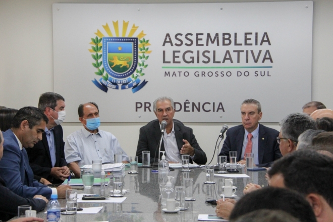 Folha dos servidores pode ultrapassar R$ 1 bilhão em 2022, afirma Azambuja