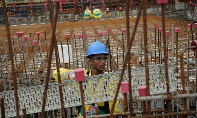 Conselho do FGTS aprova uso de R$ 326 bilhões para obras até 2025