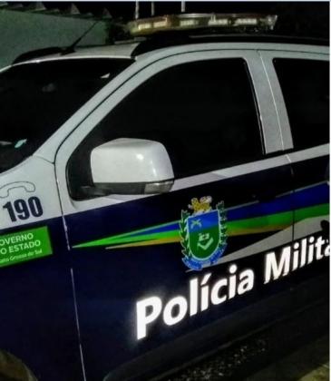 Briga por mulher termina em irmão esfaqueado
